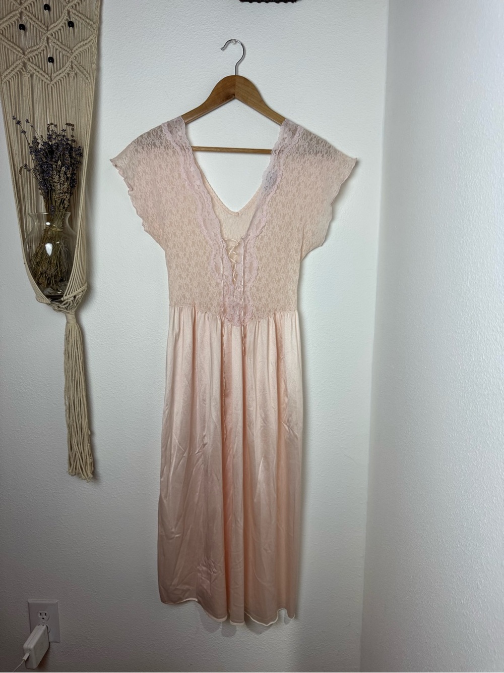 Vintage Blush Lace-Trim Satin Nightgown - Picture 5 of 8